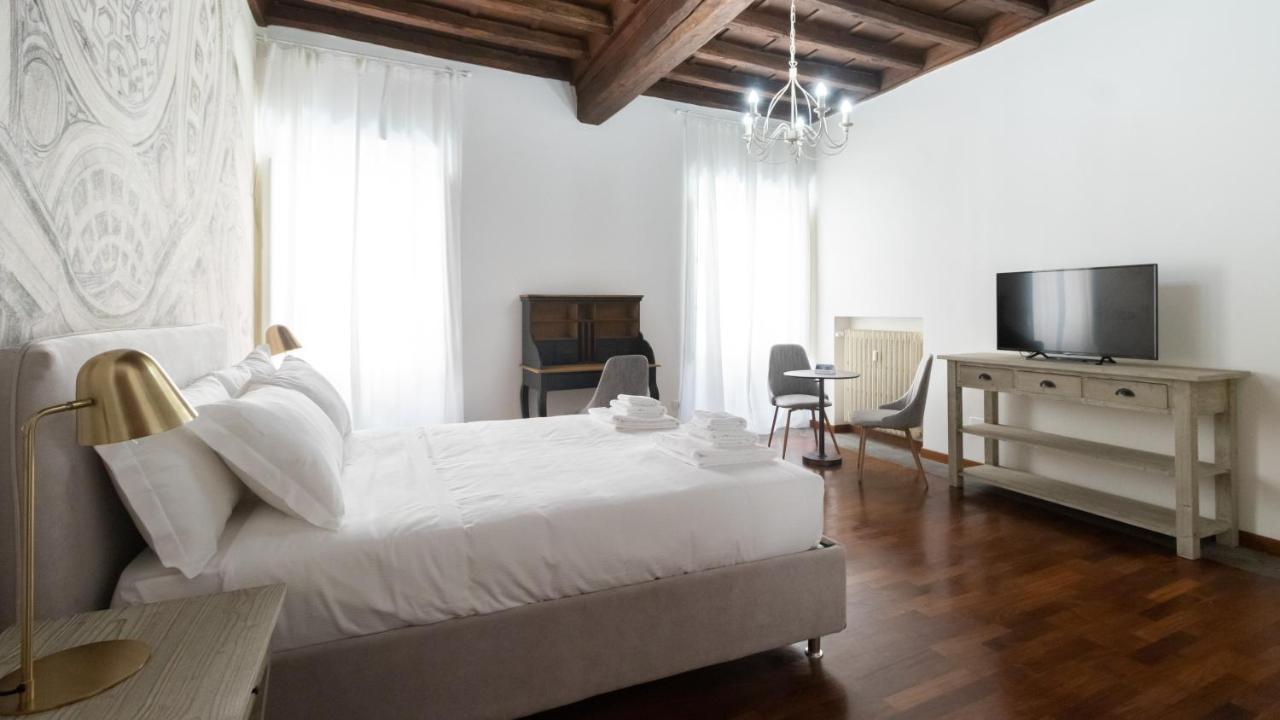 Italianway - Barberini Elegantia Apartments Roma Екстер'єр фото